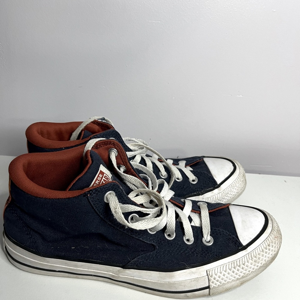 Converse Allstars Chuck Taylor All Stars Woman sz 10.5 Navy/Burnt Orange lining